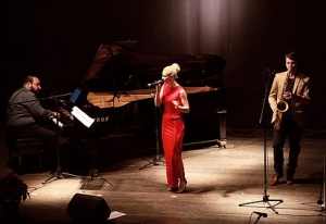 Slavné muzikálové písně a šansony